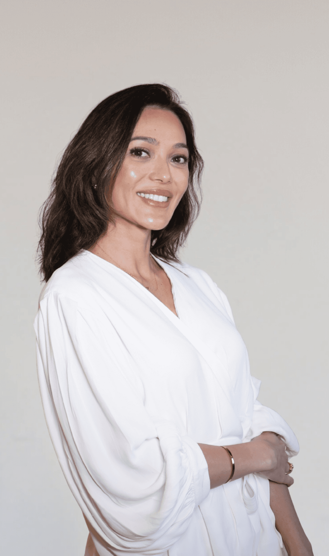 Retrato da Dra. Ticiany Miyazaki, especialista em Dermatologia Estética na GTC Clinic São Paulo